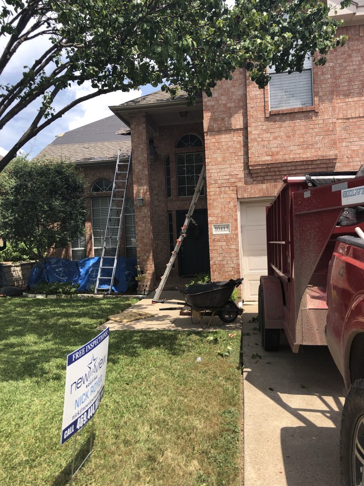 Dallas, TX - New View Crew working hard on a new GAF roof replacement due to recent wind and hail storms in the Dallas Tx area. In addition to the roof we are replacing the hail damaged gutters and re staining the fence. All work was approved and paid for by Allstate insurance and the roof includes our lifetime workmanship warranty. Dallas, TX - New View Crew working hard on a new GAF roof replacement due to recent wind and hail storms in the Dallas Tx area. In addition to the roof we are replacing the hail damaged gutters and re staining the fence. All work was approved and paid for by Allstate insurance and the roof includes our lifetime workmanship warranty.