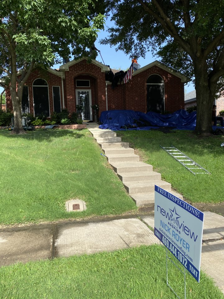Lewisville, TX - New View crew working hard on a new GAF Roof replacement in the Lewisville Tx area due to recent wind and hail damage. In addition to the roof, the insurance covered new gutters, fence staining, and some window treatment. Everything was covered by Allstate Insurance Lewisville, TX - New View crew working hard on a new GAF Roof replacement in the Lewisville Tx area due to recent wind and hail damage. In addition to the roof, the insurance covered new gutters, fence staining, and some window treatment. Everything was covered by Allstate Insurance