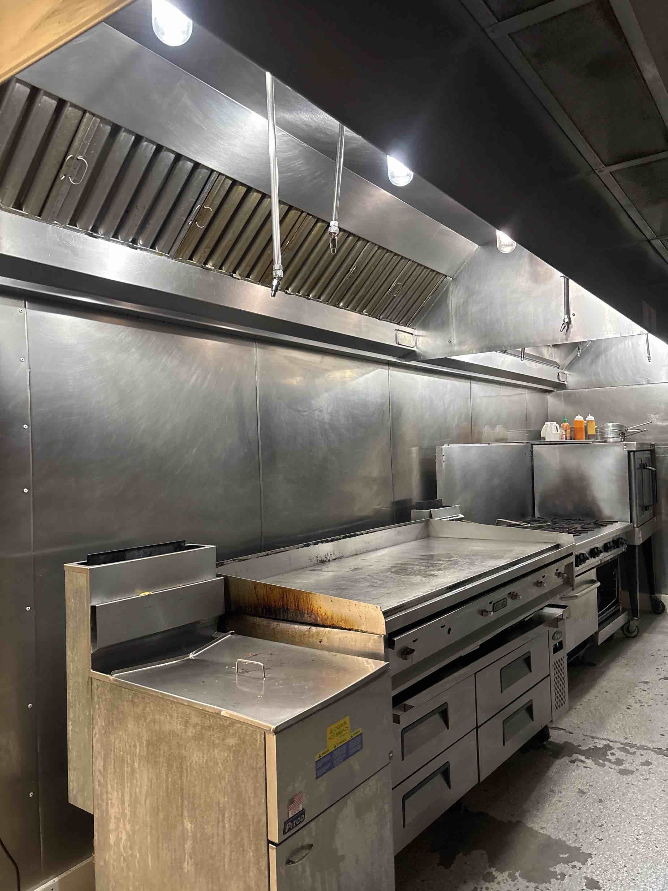 Exhaust hood