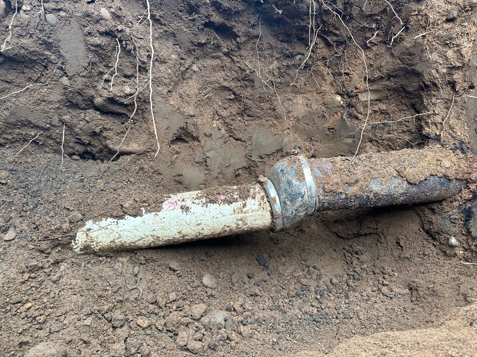 35ft sewer line repair to replace a section of sewer pipe that has sagged over time due to improper bedding and a rubber clamp without a armor band. We got the line correctly pitching and the customer flowing again!