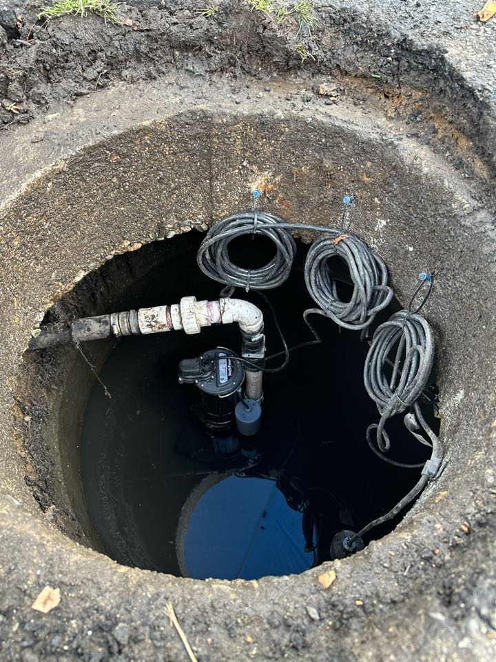 Emergency effluent pump failure ! This pump has seen better days but no problem we were able to get a new one in to replace it and get the customer able to use their septic again!