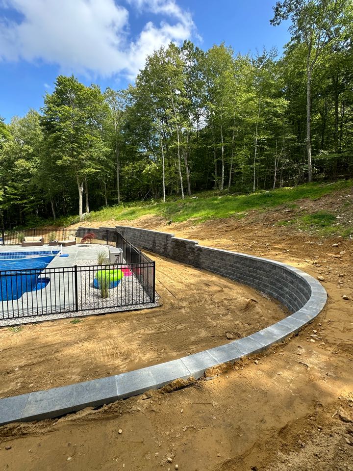 Retaining wall all completed using Keystone block 