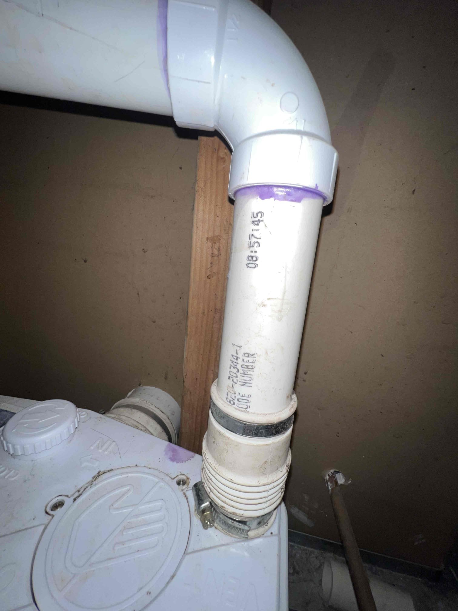 Arrived on site for a macerating toilet pump. Upon inspection pump seems to be burnt out and hums when plugged in. Client also wanted me to look at his hose bib outside. Hose bib leaks at this handle. Client has a gate valve for the hose bib. Will return at a later date to replace pump and hose bib.