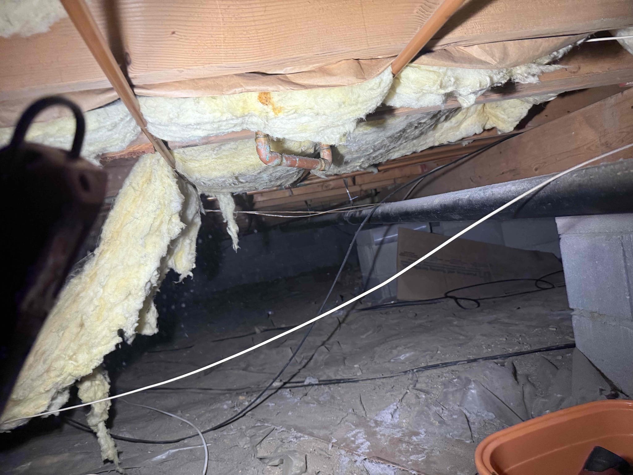 Flush water heater, re hang kitchen drain line, and main water shut off valve
Arrived to home for inspection. We have done quite a bit of work here. Only covering thing customer had was flushing water heater. I found old style shut off valve for main and kitchen drain line straps were broken. MyGuy replaced main shut off valve, added reliable hangers for drain line and flushed water heater. There are no leaks at this time.