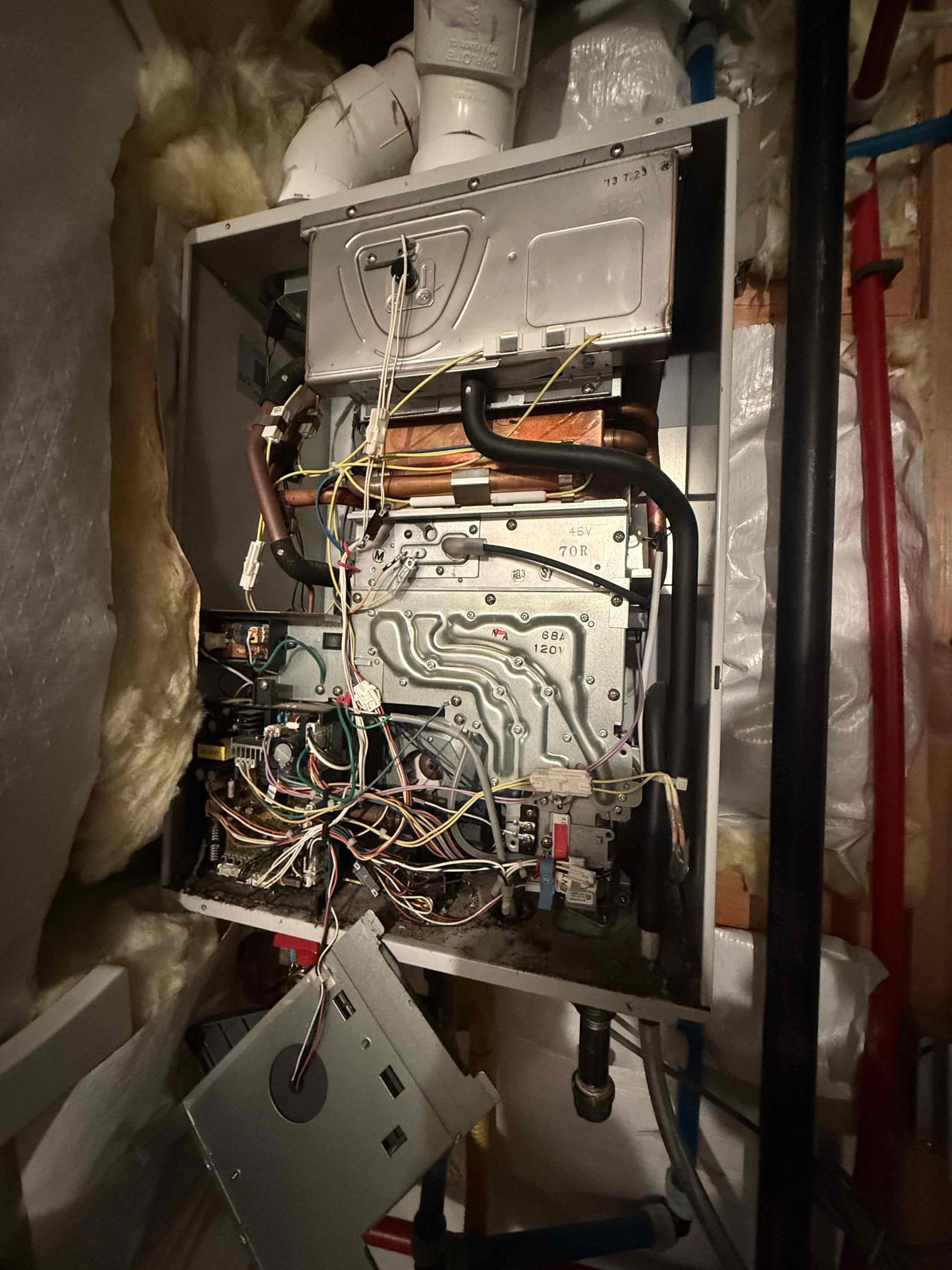 Arrived on site customer stated that they have a leaking tankless unit. Upon inspection found that the tankless is leaking from the heat exchanger. Gave options on replacement and repairs and customer would like to move forward with installing a 50 gal powervent. Customer paid for membership and is going to finance the rest through service finance. Will be returning tomorrow to perform work. Customer is responsible for permit fees and scheduling inspection. Collected payment for membership.