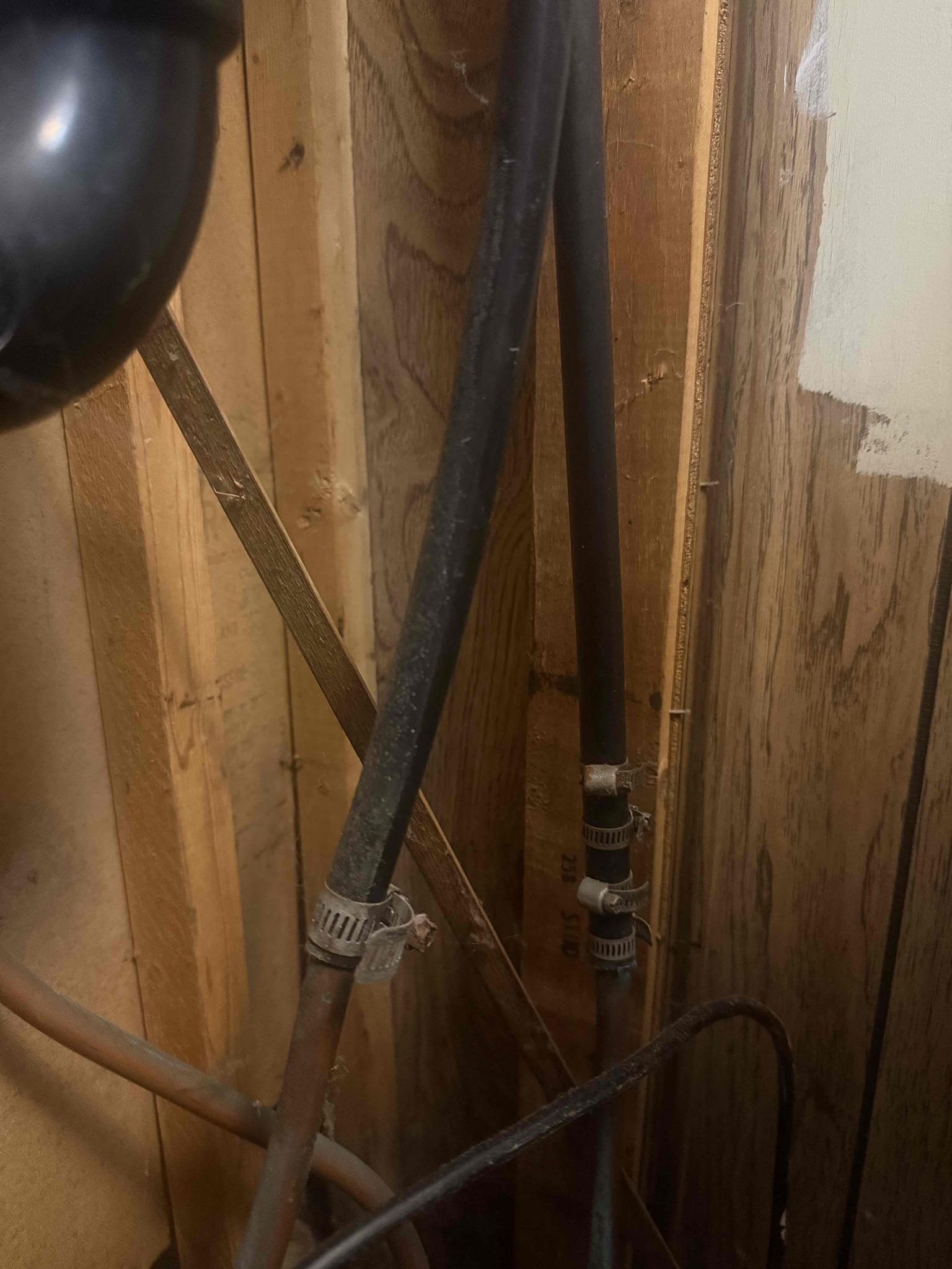 Pipe repair on 3/8 copper arrived to home for leaking pipe. Upon inspection found line to toilet leaking. MyGuy replace line to toilet and adapted as necessary. Tested for leaks there are none at this time. Need to come back after hooking up water and stopping leak, there is no water to toilet