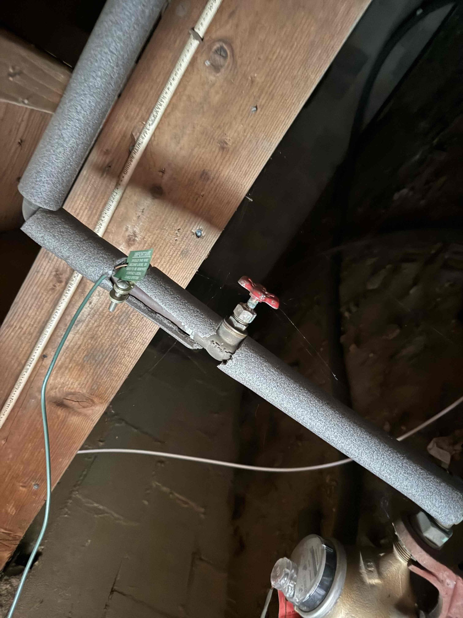Customer stated that they had a leak on their shutoff valve in the crawl space, after inspecting we found that the shutoff valve for the hose spicket on the back of the house is leaking. We also noticed a few other issues in the crawl space as well. Myguy plumbing presented options to customer and customer will call us back if they would like to move forward with the work  