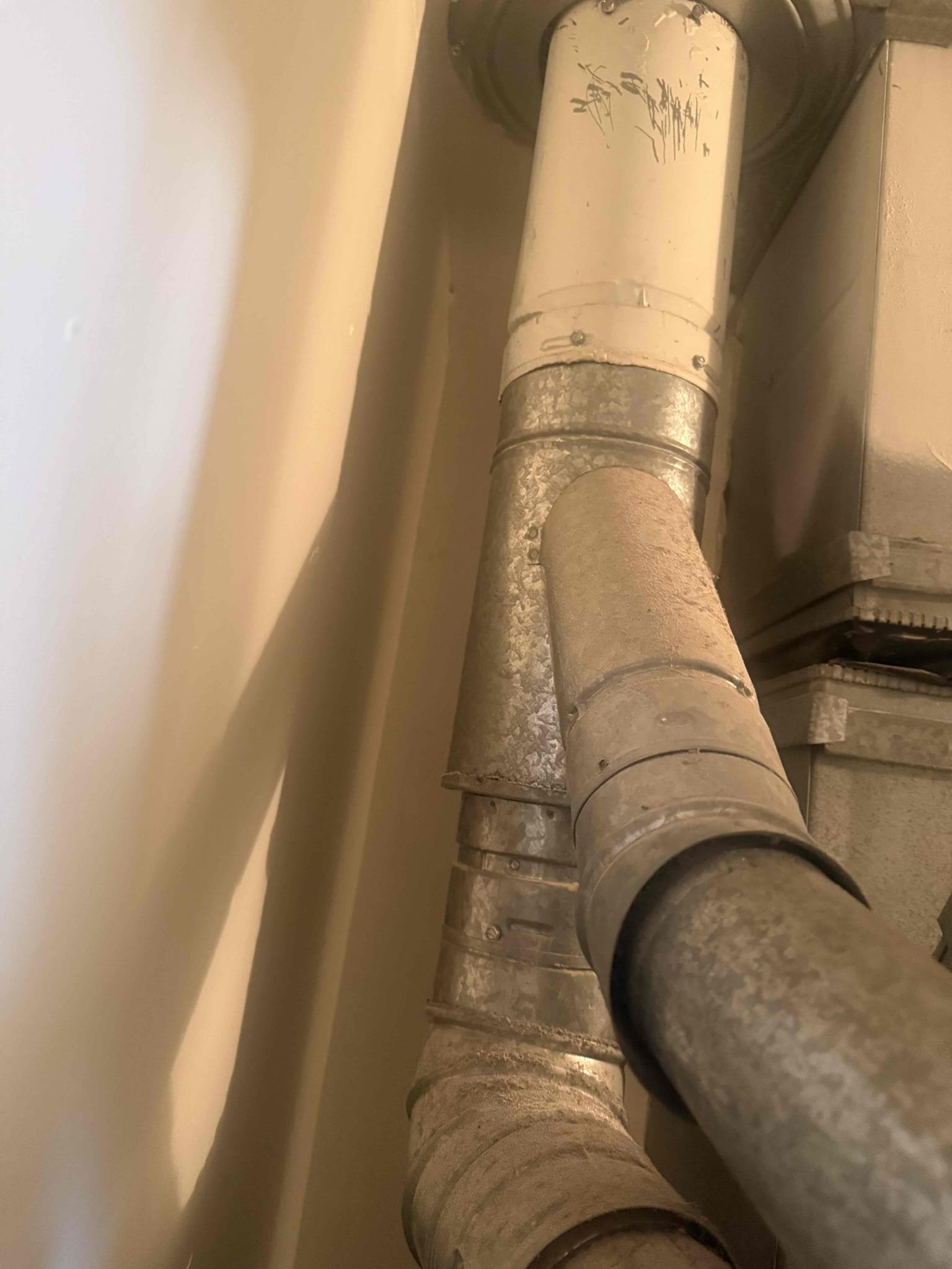 New 40 gal water heater and upgrades
Arrived to install new water heater. MyGuy supplied and installed 40 gal water heater and brought up to code. Tested for leaks there are none at this time.