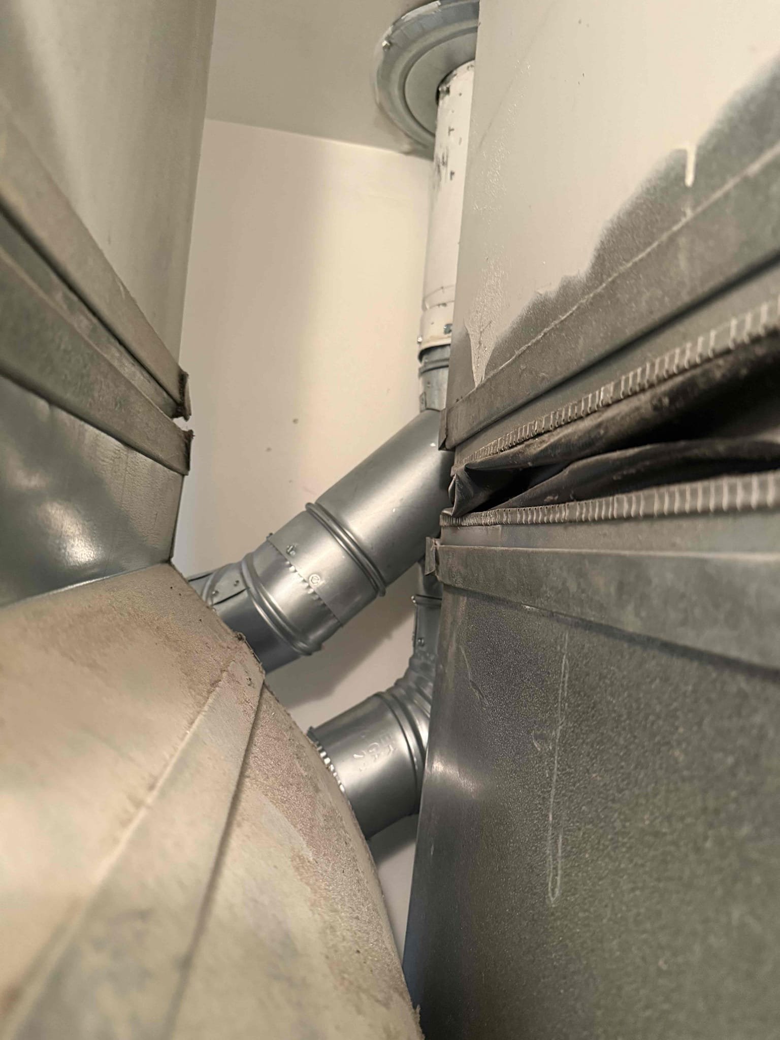 New 40 gal water heater and upgrades
Arrived to install new water heater. MyGuy supplied and installed 40 gal water heater and brought up to code. Tested for leaks there are none at this time.