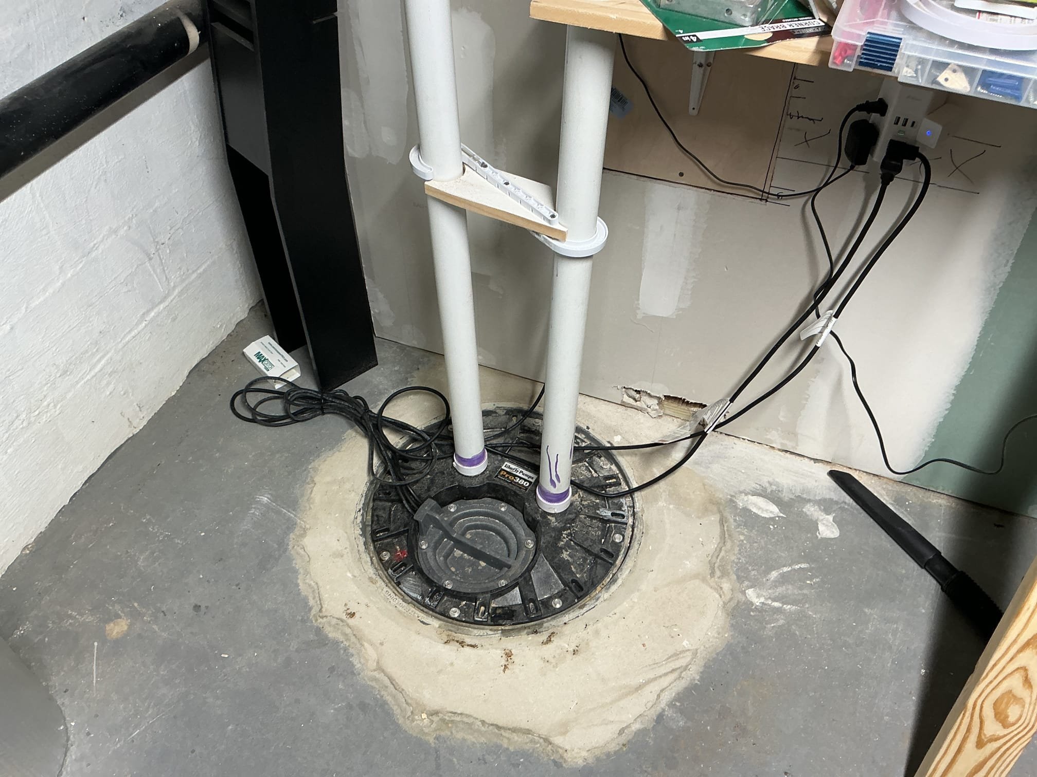 Arrived back to the home to replace the primary pump for the client.
Removed cover and disconnected the wiring for the floats.
Supplied and installed new float and ran all fixtures in the bathroom group to make sure everything is working properly.
Everything is up and running properly as it should.
