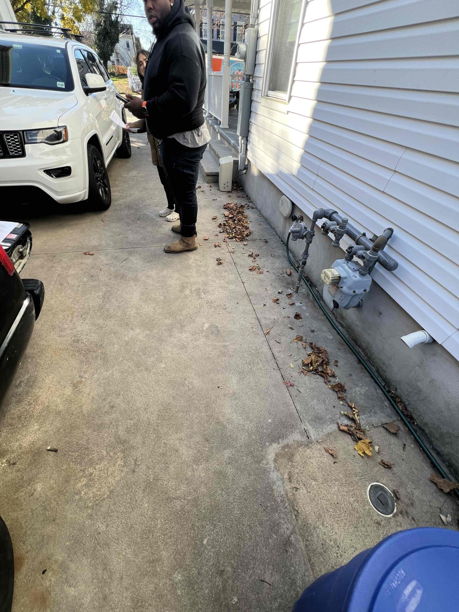 Arrived on site client stated that sewer line is broken and she had two companies come out to give estimate. Client did not want to pay again for a camera we offered 10% off and client would like to speak with her husband. Will credit 59 towards camera.