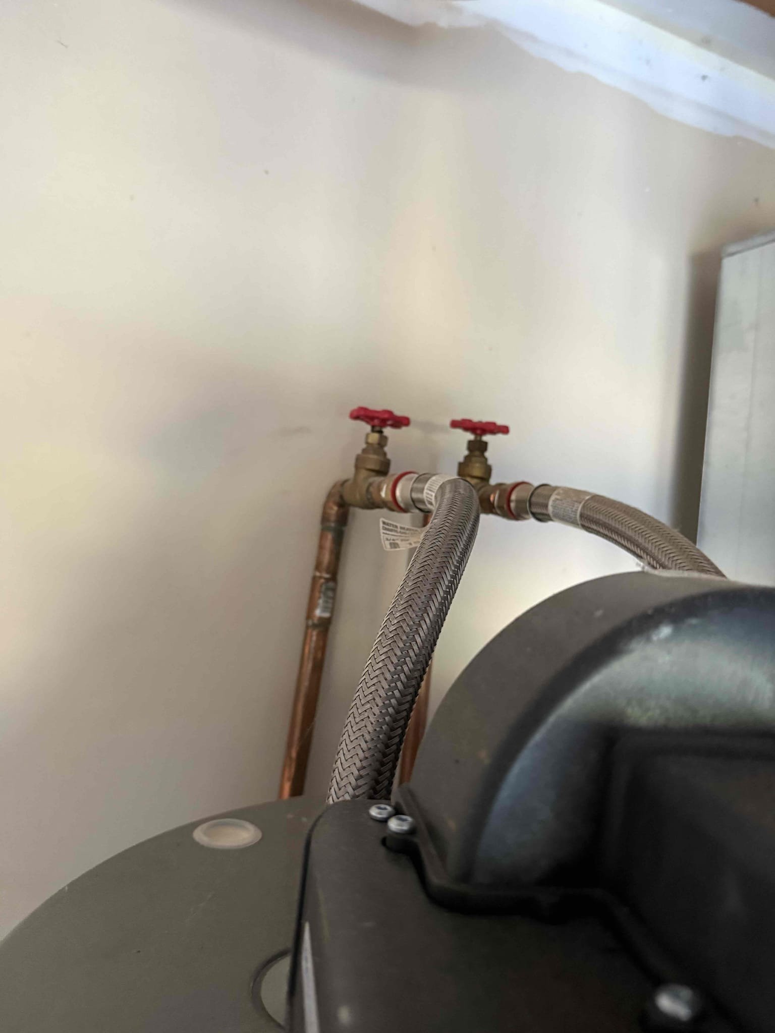 Arrived on site customer stated that they would like their water heater flushed. After looking over water heater we found that customer has a 3 year old Rheem Water Heater. While looking over the water heater there are some issues with the waste heater that should be rectified. For today customer would just like to flush water heater, after myguy plumbing flushed water heater, myguy plumbing filled the water Heater back up. After water heater filled myguy plumbing tested all work. As of now everything is working as should no issues. 