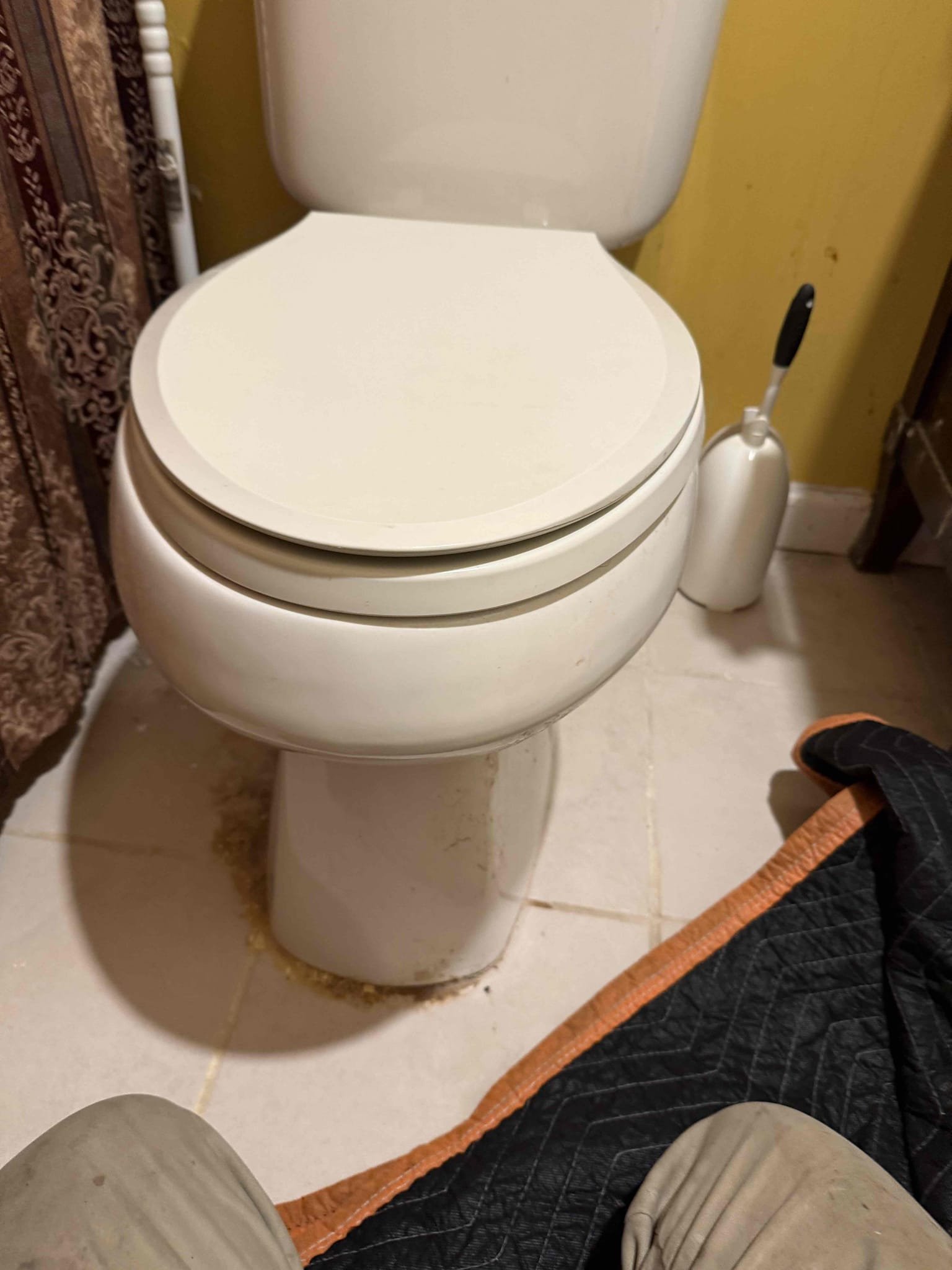 Arrived on site customer stated that they had a few issues with their toilet. After inspecting we found that the flapper for the toilet has gone bad also the toilet handle has broke. Myguy plumbing gave customer options to replace toilet, or to rebuild the toilet with a new toilet handle. For today, the customer would like to move forward with rebuilding the toilet. After all work was completed myguy plumbing tested for leaks. At this time there appears to be no leaks or issues found. Everything is working as should.