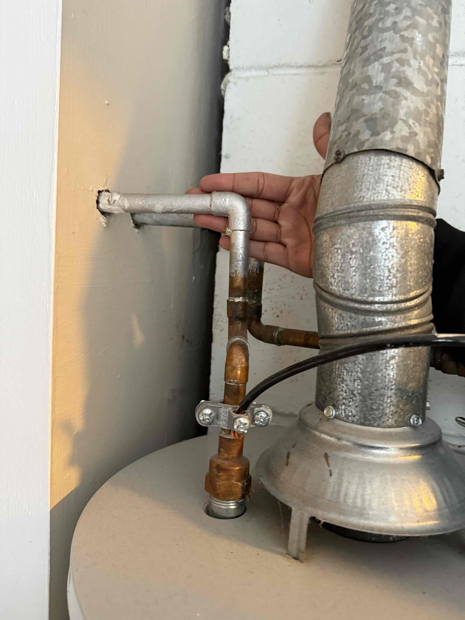 Arrived on site customer stated that they had no hot water. After inspecting customer has a 15 year old water heater. After inspecting myguy plumbing gave customer options to replace water Heater, customer will contact myguy plumbing when they decide if they would like to move forward. For today visual diagnostic was collected 