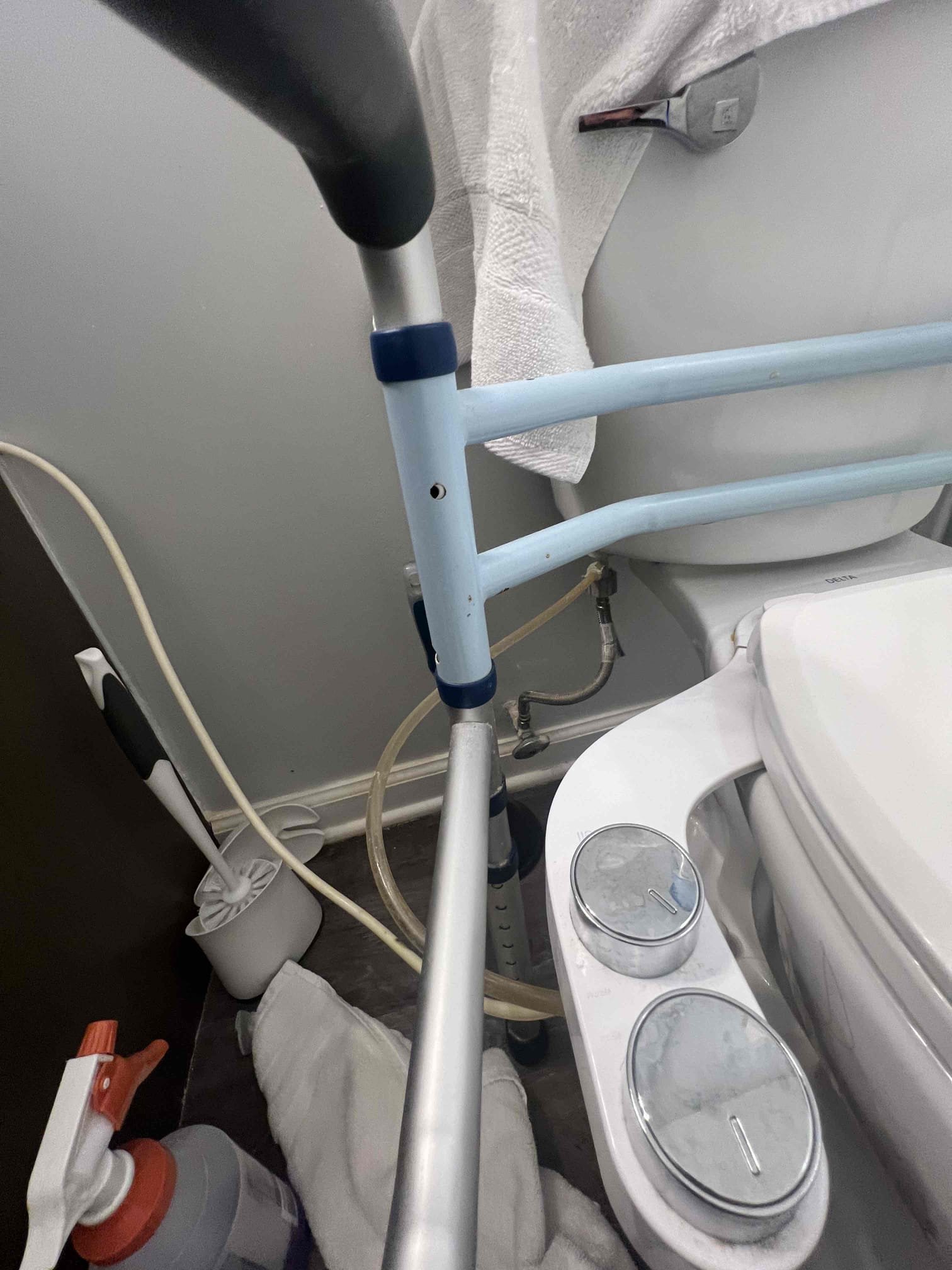 Arrived on site customer stated her hose bib shutoff valve would not stop all the water and water would still come out of the the hose spigot. Gave options to replace valve with new ball valve. Installed new ball valve and tested for leaks. There are no leaks at this time.