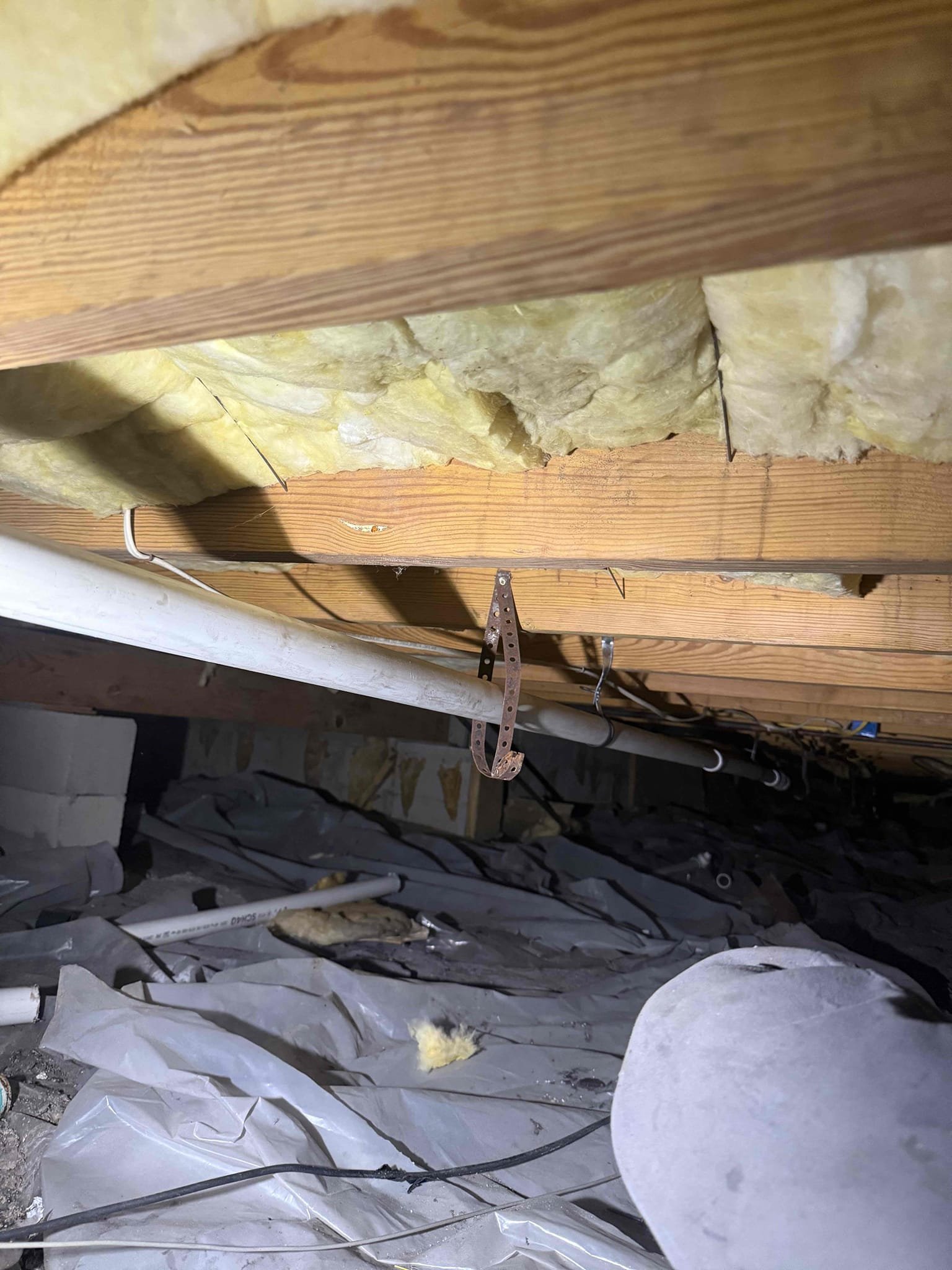 Repair leak on kitchen line and shower drain in crawlspace
Replace shutoff valves under kitchen sink
Replace main water shutoff valve
Arrived to home to complete work Javon sold. MyGuy supplied and installed all needed parts for new shut off valves and replacing kitchen drain line including fitting for bathroom group that was cracked. Tested for leaks and there are none at this time.