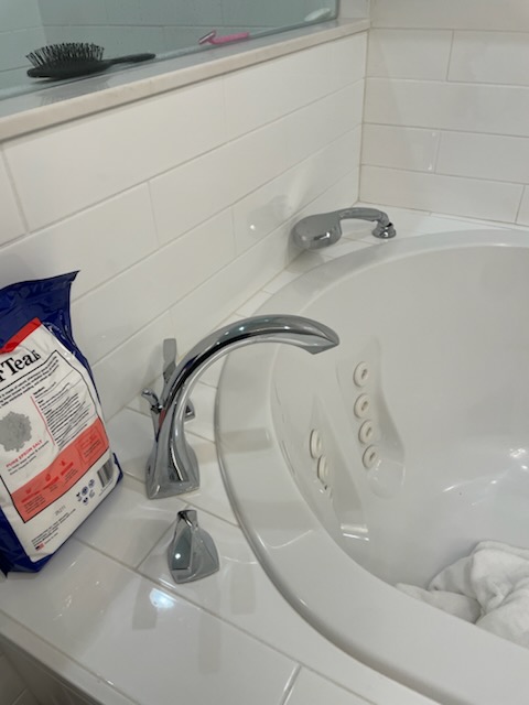 Arrived on site to replace existing tub faucet, client will call back when available to go over the scope of work. 39$ waived as a one time curtesy.