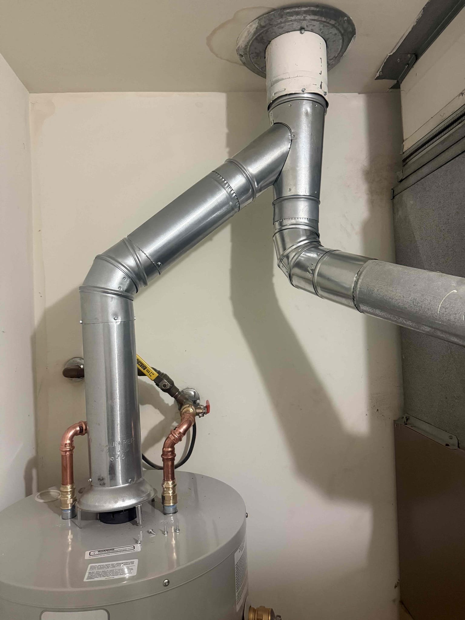 Arrived to home to install water heater. MyGuy replaced water heater , ball valve, gas cock, smoke wye for venting and about 3’ of smoke pipe for venting. Turned water on to test for leaks, there are none at this time.