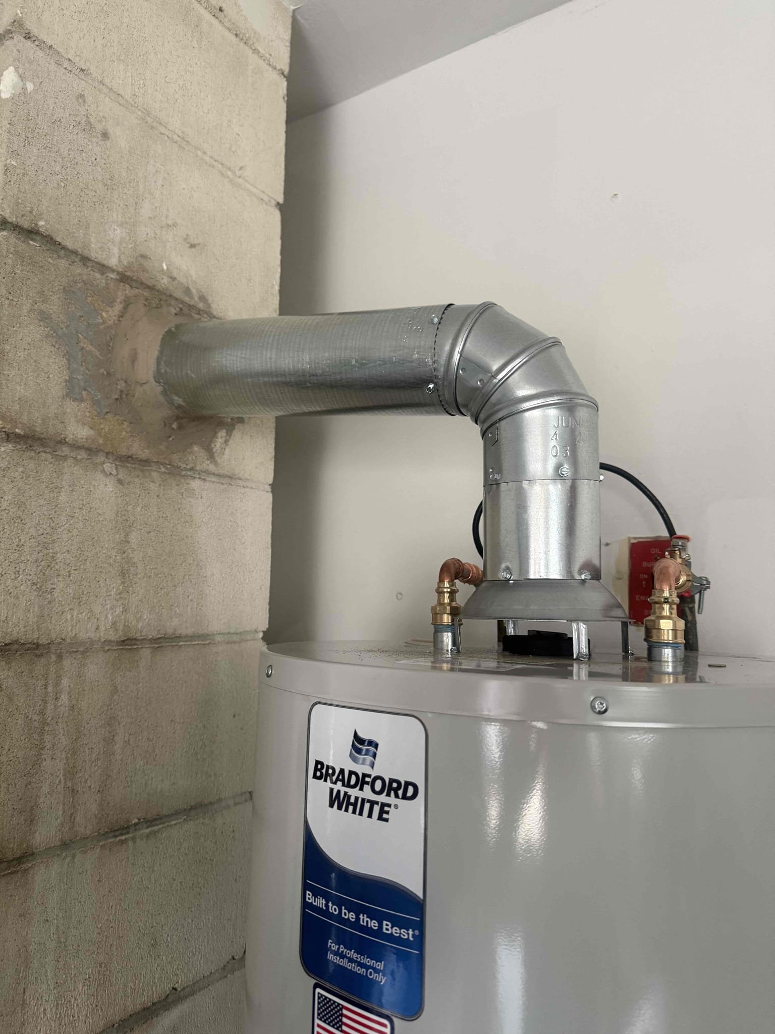 New 40 gallon water heater, main shut off valve with membership 
Arrived to home to replace water heater. Nothing was wrong with unit. Customer wanted to be proactive. Customer could not reach behind washer to get to main shut off valve and was old style gate valve. MyGuy supplied and installed new water heater and main water shut off valve for home. Turned water on and tested for leaks, there are none at this time.