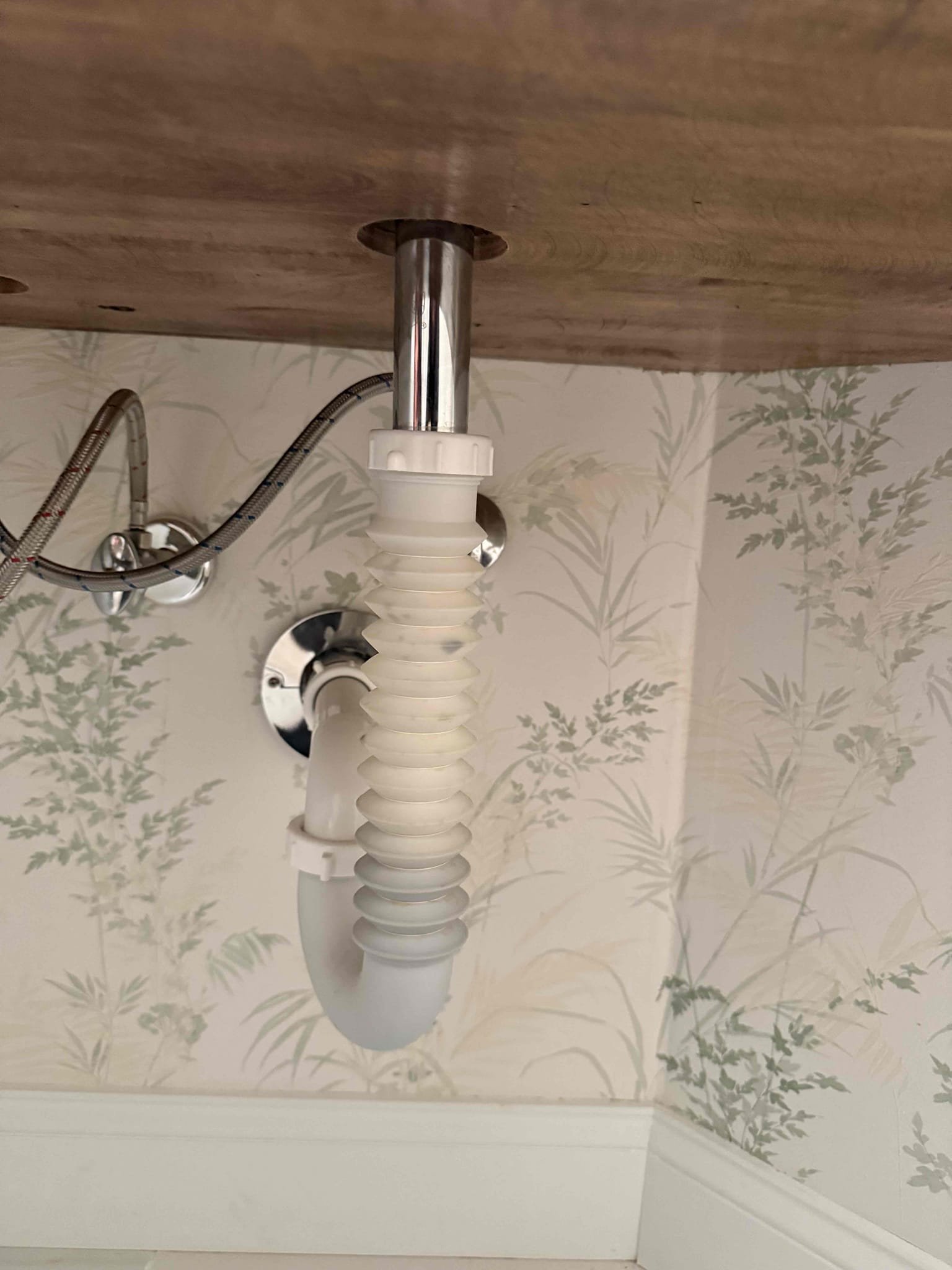 Arrived on site customer stated that they had a leak in the bathroom after inspecting, we found that customer has two leaks one at the pop up assembly and one at the shutoff valve on the cold side. MyGuy pluming hose customer options to rectify all issues, customer would like to move forward with all work, once MyGuy pluming gets the part in we will be collecting a down deposit for today. 