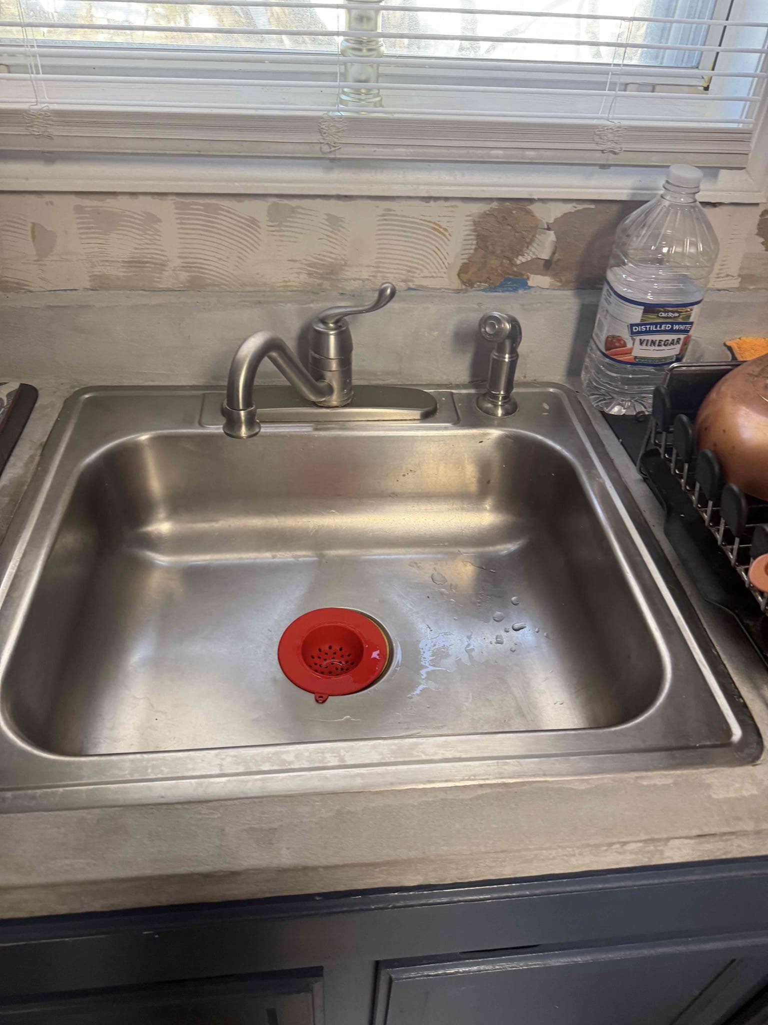 Customer stated that they would like to replace their sink and faucet in the kitchen and replace the faucet in the bathroom. MyGuy pluming wrote up estimates on what we found to get rectified. Customer will call us back if they are ready to move forward with the work.