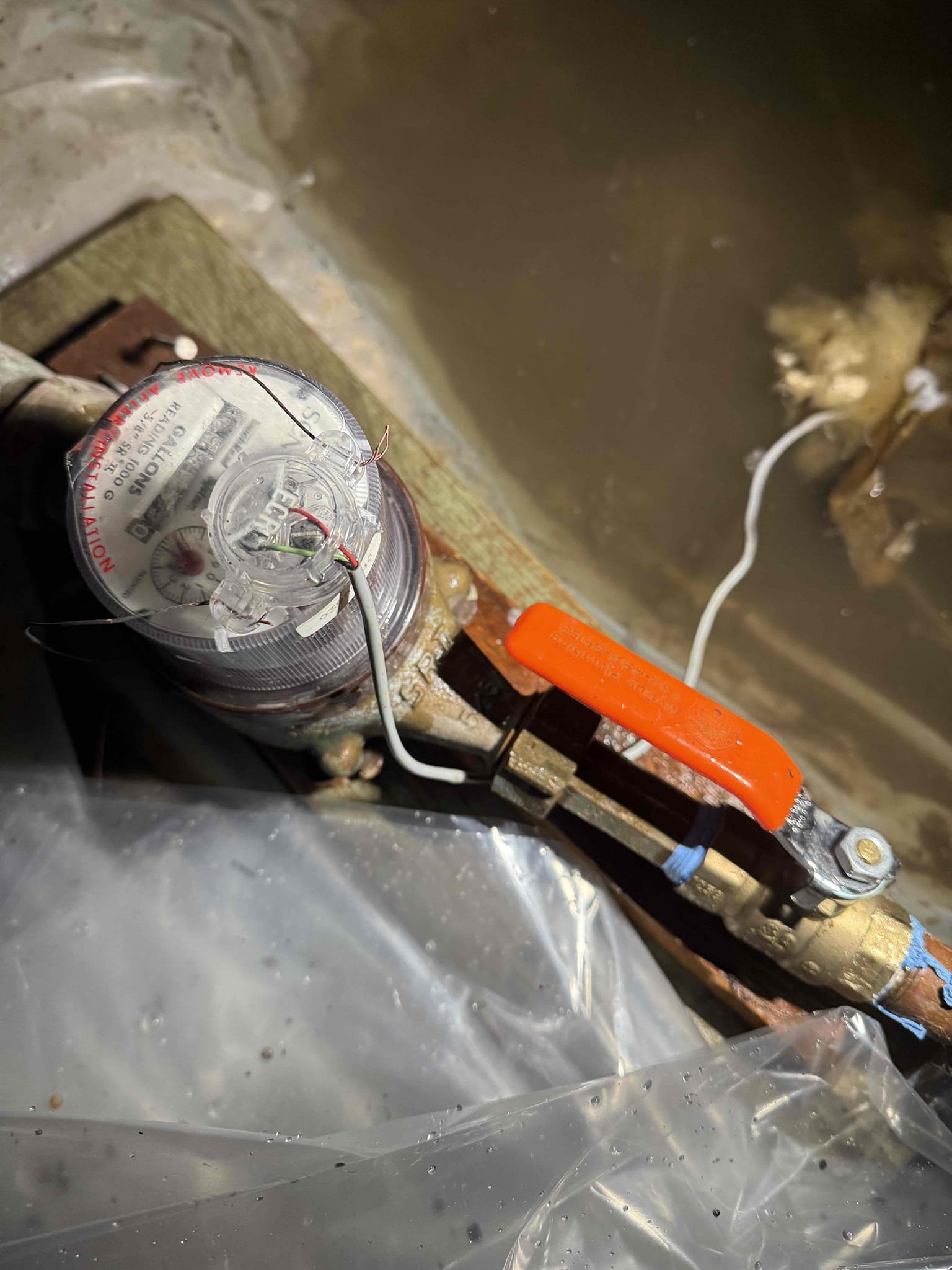 Unfreeze line first hour
Ariveed to home for frozen pipe. Upon inspection found that meter was frozen on both home and street side. Saw ice in poly line. MyGuy thawed poly line using heat gun. Successfully thawed line also after meter on house side. Water is on. Meter is not spinning meaning there are no other leaks after the meter.