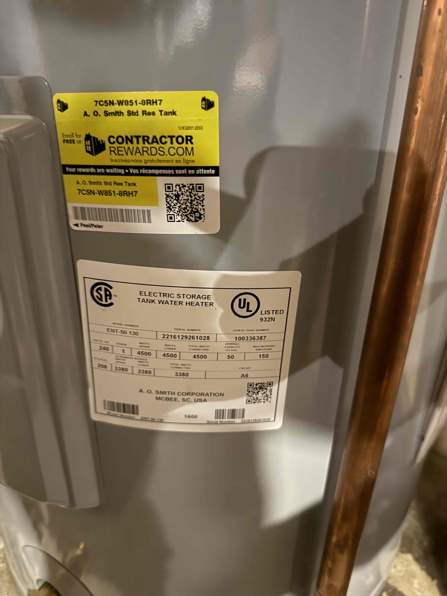 Customer stated  that they had a leak on the main water valve  and had a leak on the drainage for the bathroom. After inspecting MyGuy plumbing gave estimates on what we found to get rectified. For today customer would just like to replace both main valves and drain repair. MyGuy plumbing will be returning tomorrow to complete work. 500$ down deposit was collected 