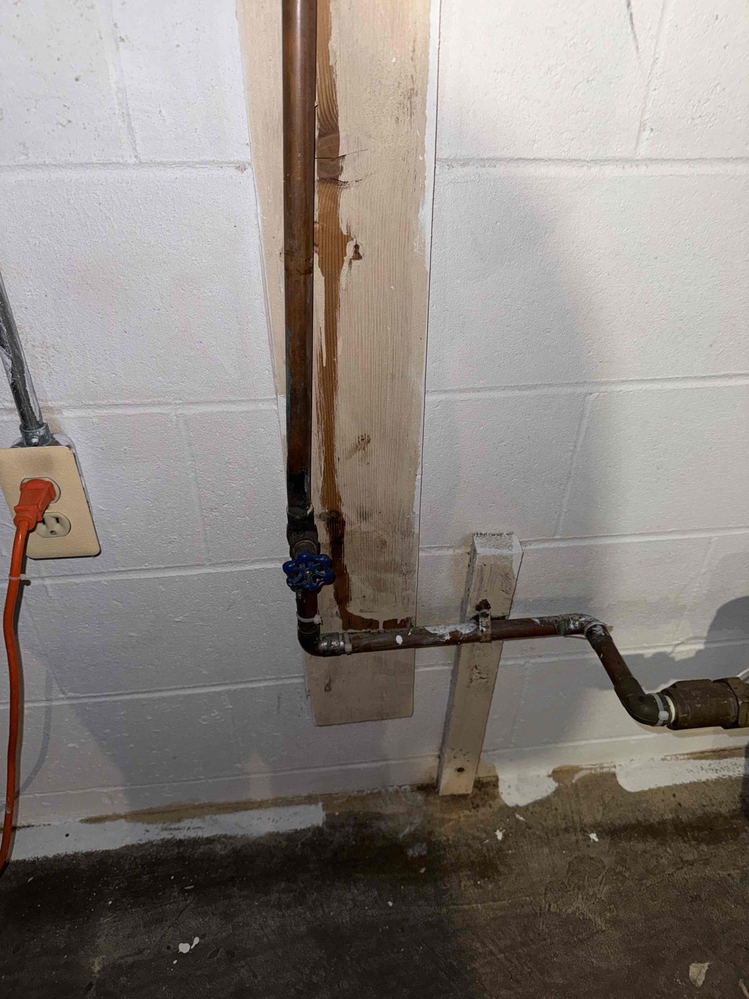 Customer stated  that they had a leak on the main water valve  and had a leak on the drainage for the bathroom. After inspecting MyGuy plumbing gave estimates on what we found to get rectified. For today customer would just like to replace both main valves and drain repair. MyGuy plumbing will be returning tomorrow to complete work. 500$ down deposit was collected 