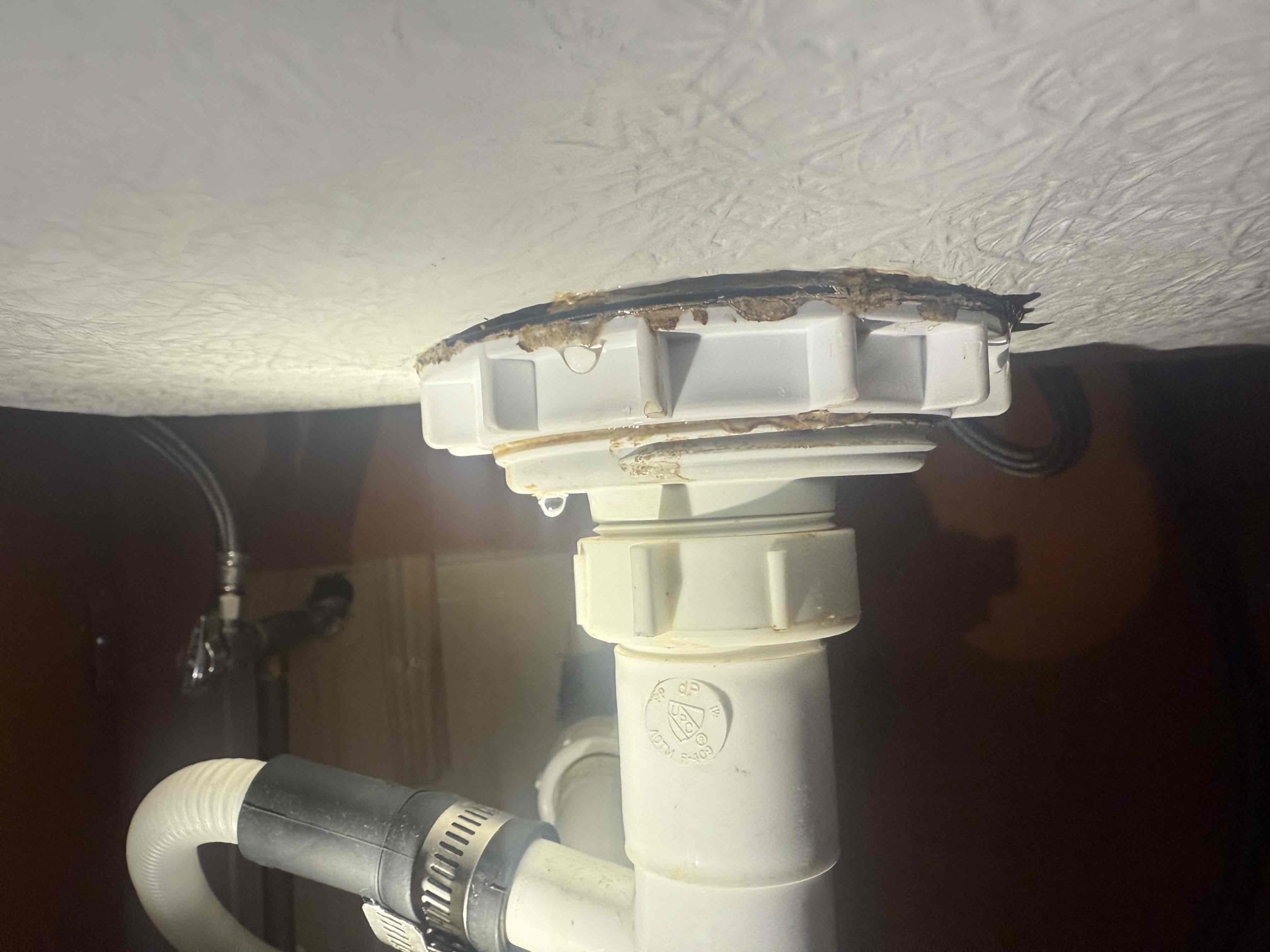 Thaw kitchen line, new basket strainer, main shut off with membership 
Arrived to home for frozen pipe. Upon inspection found that cold line to kitchen was frozen. Customer had leaking basked strainer and gate valve as main shut off. MyGuy thawed cold line, replaced main shut off valve and installed new basked strainer. Tested for leaks, there are none at this time.