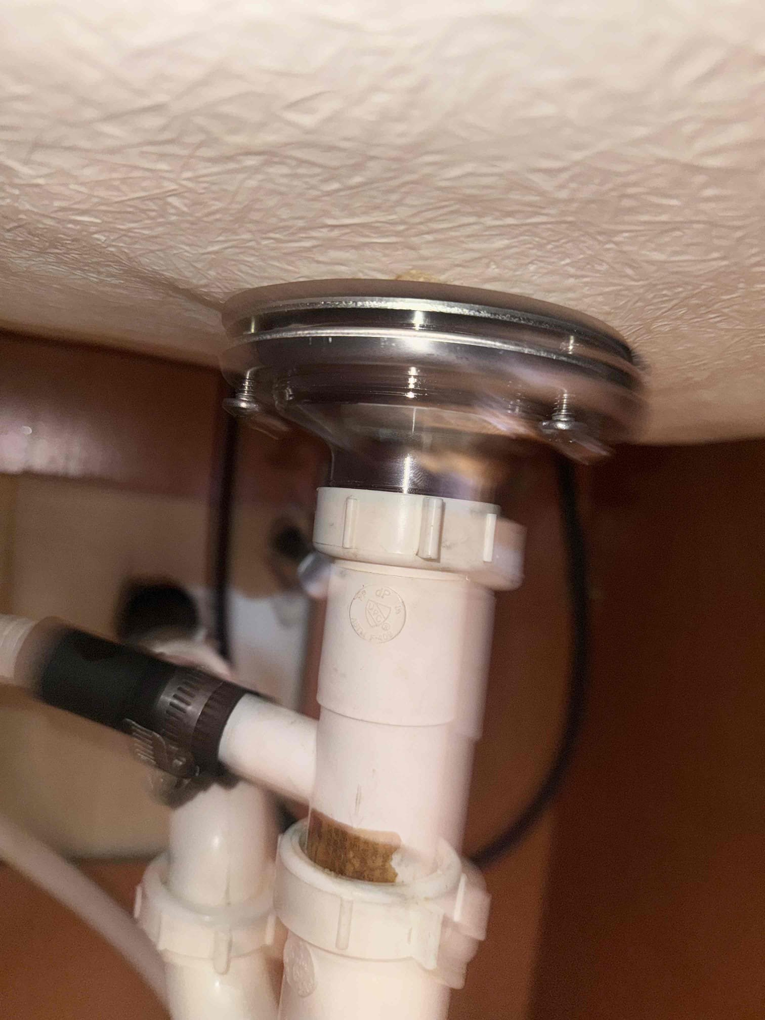 Thaw kitchen line, new basket strainer, main shut off with membership 
Arrived to home for frozen pipe. Upon inspection found that cold line to kitchen was frozen. Customer had leaking basked strainer and gate valve as main shut off. MyGuy thawed cold line, replaced main shut off valve and installed new basked strainer. Tested for leaks, there are none at this time.