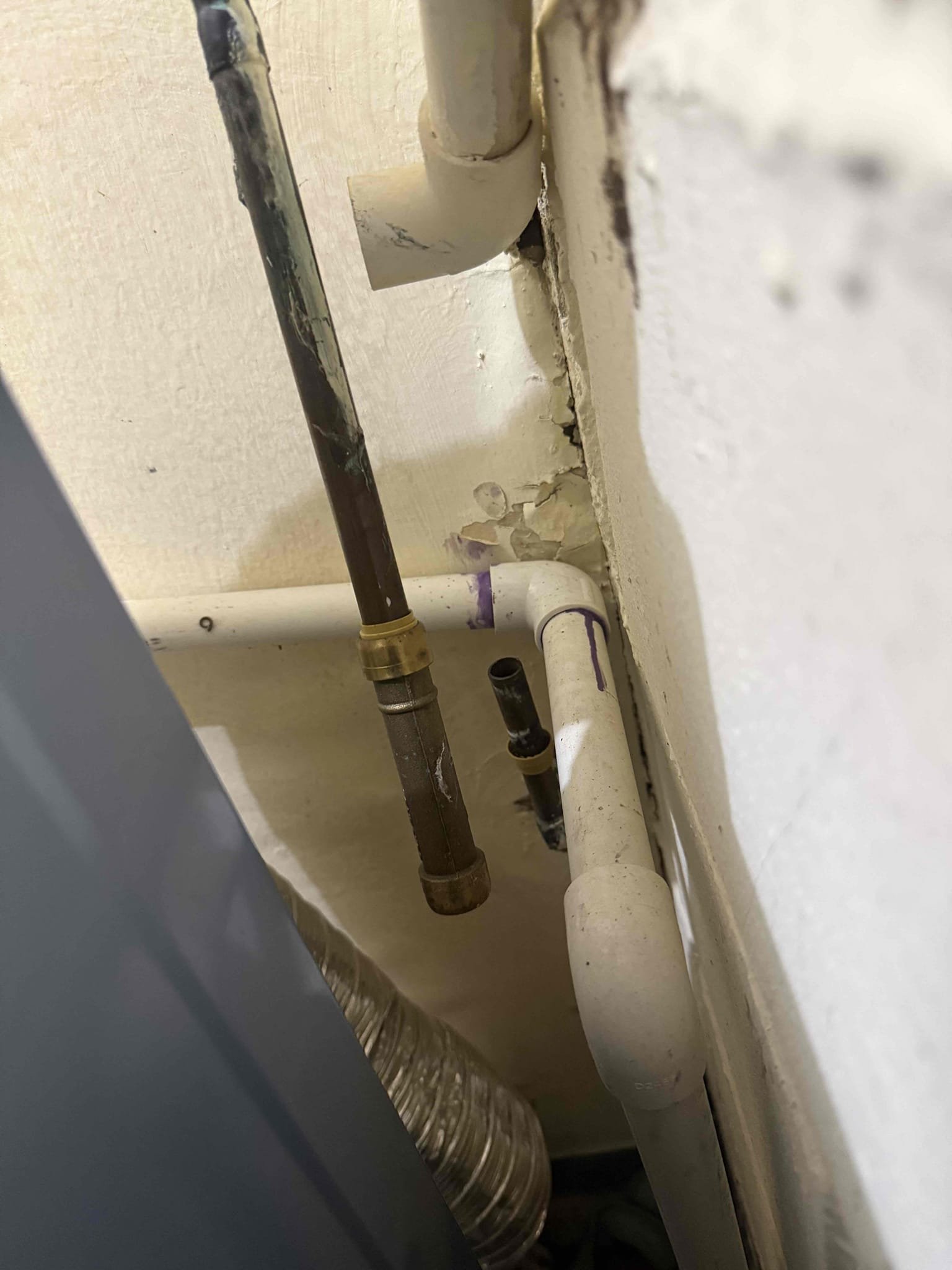 New hose bib with shut off valve
Arrived to home for broken pipe. Upon inspection found that hose bib blew apart. Customer thought she had problems with toilet but found there was nothing wrong once water was back on. Under lav sink drainage was completely disconnected causing it to leak anytime it was used. Customer was interested in membership so instead of charging for 1 item under lav sink I offered price of membership instead. There is more work to be done in the home. After turning water back on noticed ball valve before the meter dripping onto gas line below. Could not turn water off at the curb. Customer will be calling to get on schedule hopefully next week to take care of 2 valves. Finished work and tested for leaks there are none at this time.