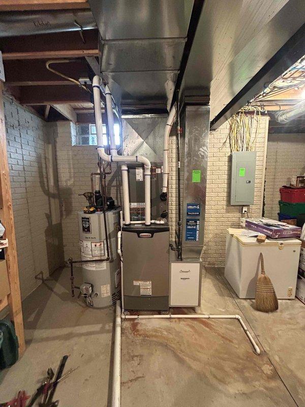 Successfully installed a complete HVAC system consisting of a 90,000 BTU furnace and 3-ton AC unit with right-side configuration. Performed all mechanical connections and properly reconnected the system to existing ductwork, with the installation including a GeneralAire air quality component to complete the comprehensive climate control solution.