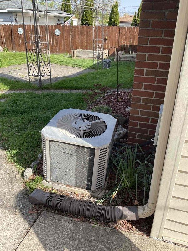 Completed comprehensive HVAC system replacement estimate for residential property. Evaluated existing outdoor condensing unit positioned on concrete pad adjacent to brick exterior wall with refrigerant lines running along vinyl siding. Assessment included multiple equipment configuration options to provide customer with appropriate capacity and efficiency selections for their cooling needs.