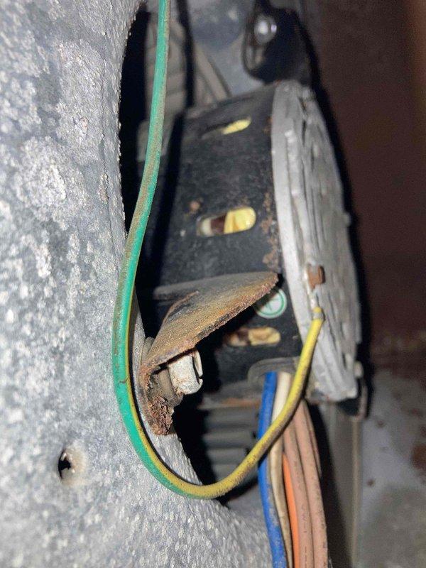 Completed routine maintenance inspection under Club AC12-4 agreement. Performed electrical system diagnostics using TRUE RMS multimeter to verify proper voltage and amperage at main electrical connections. Inspected terminal block connections, confirmed all wire terminations secure, and documented existing electrical installation condition with photographic records for service history.