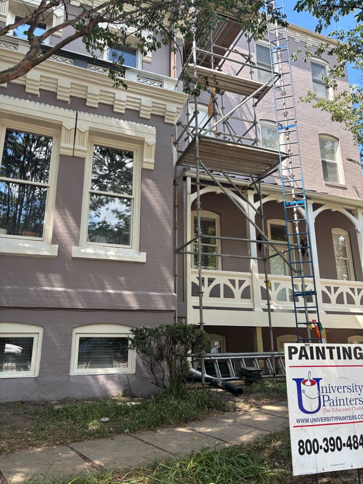 In the area checking up on a exterior building  project that were on 