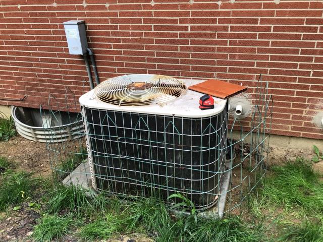 Client requested an estimate to replace a 20 year old air conditioner.  I recommend replacing it with a Five Star  13 SEER 2 Air Conditioner.  Included in the estimate is a 1 year free service maintenance agreement. 