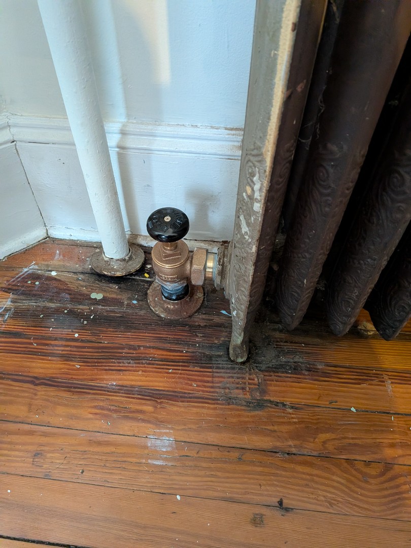 Heating service - radiator valve replacement.