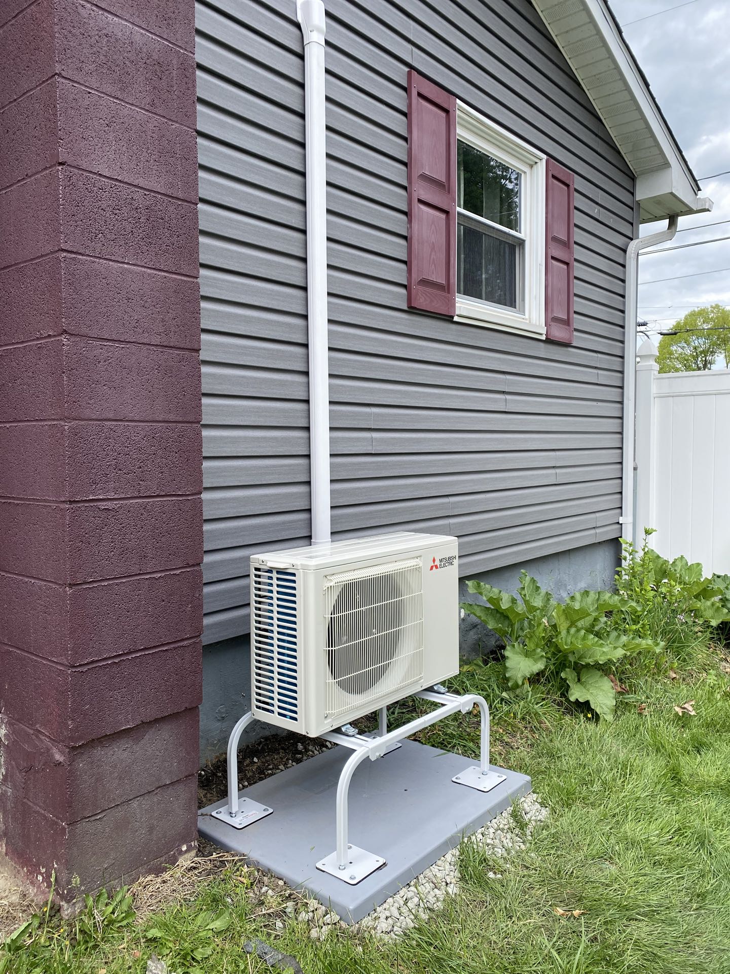 2 single zone Mitsubishi electric ductless unit installation, 12,000btu for main living areas and 9,000btu for master bedroom 