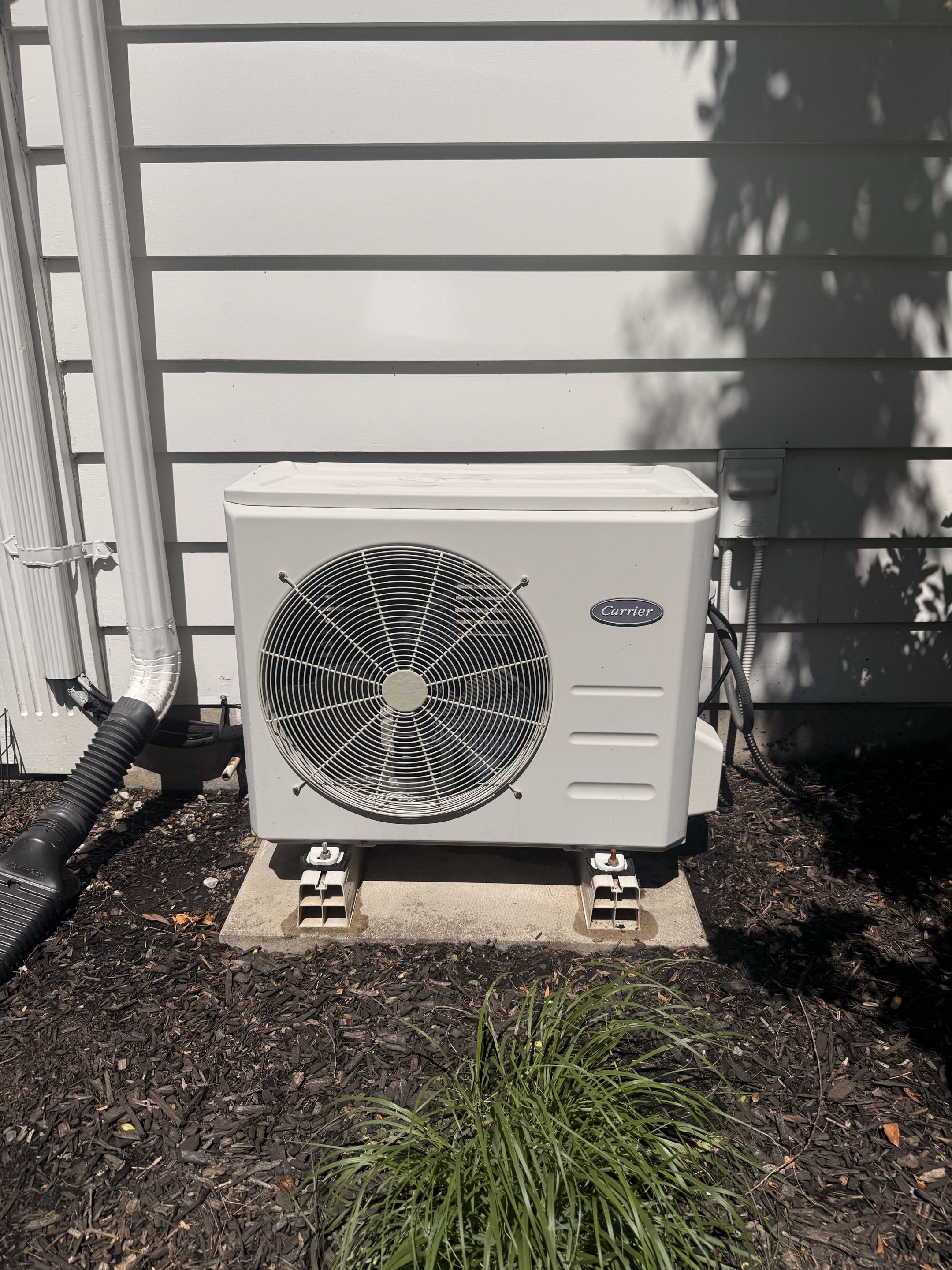 Routine maintenance on Carrier AC and Ductless systems 