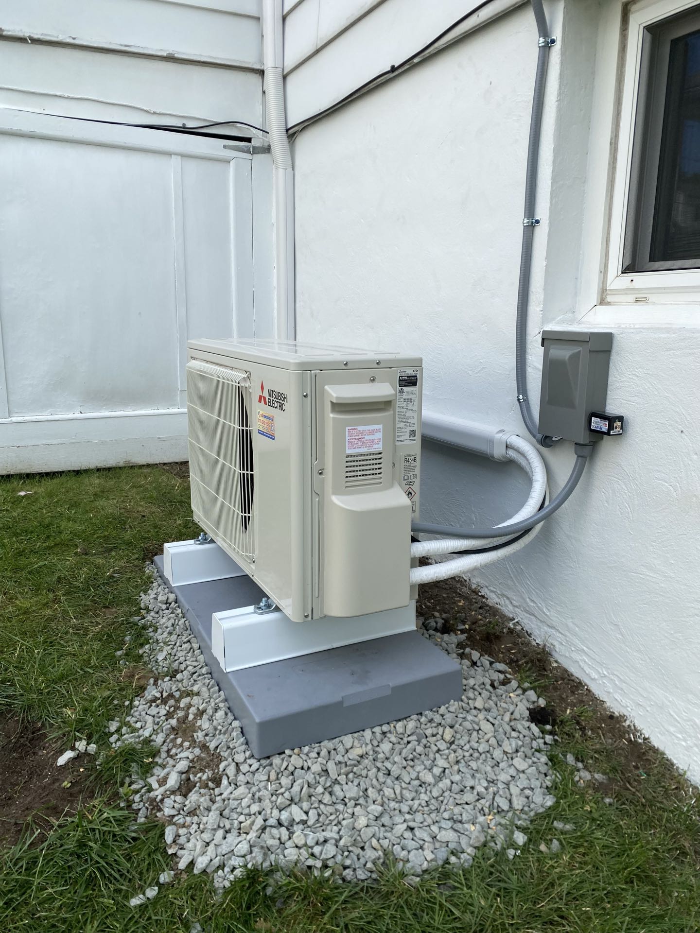 Mitsubishi electric heat pump single zone ductless installation 