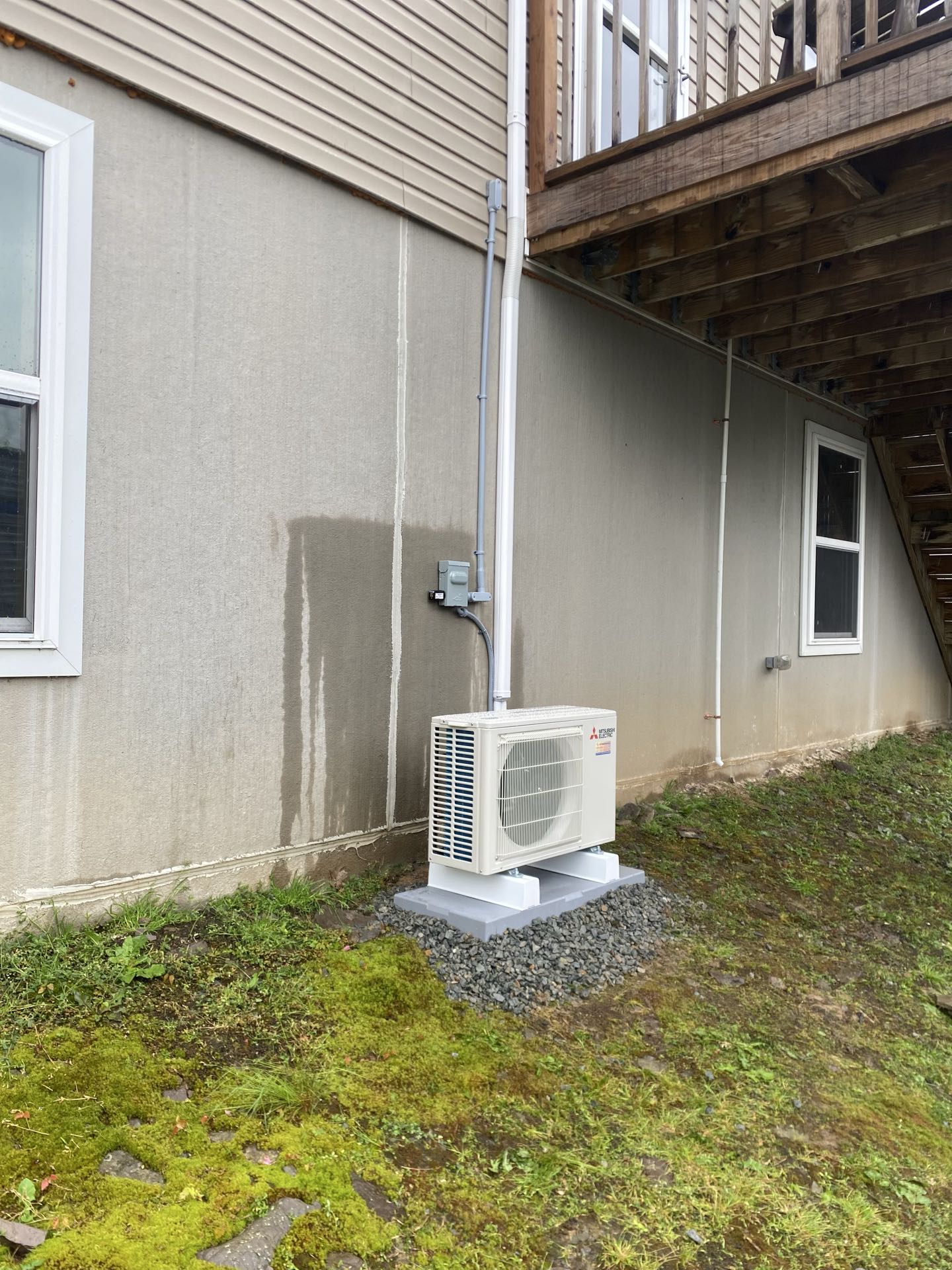 New Mitsubishi electric single zone heat pump ductless install for a satisfied customer 