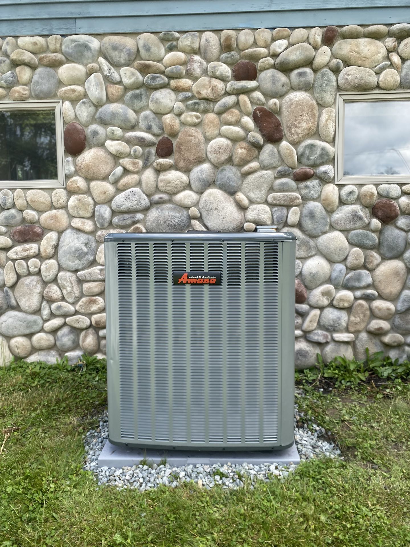 Amana gas fired forced hot air furnace and A/C installation 