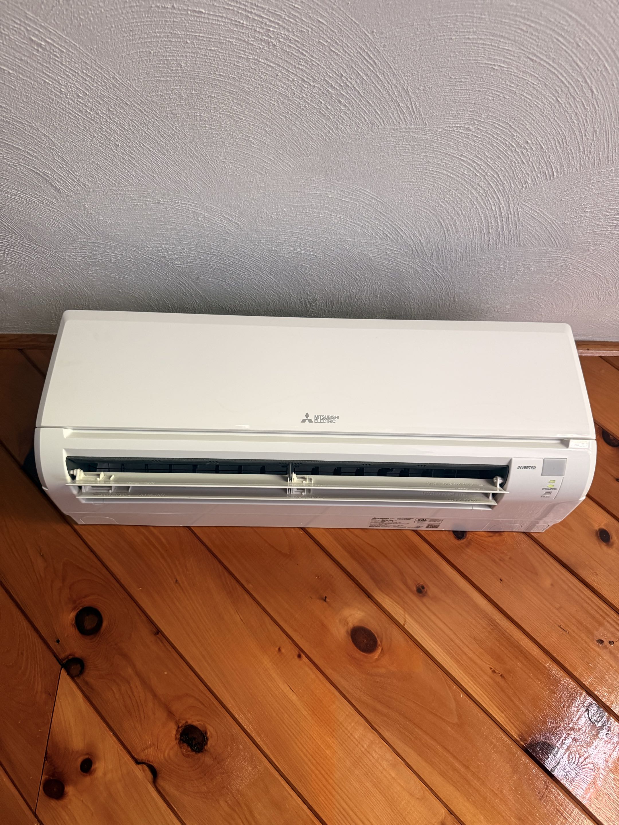 Routine maintenance on Mitsubishi ductless mini split 