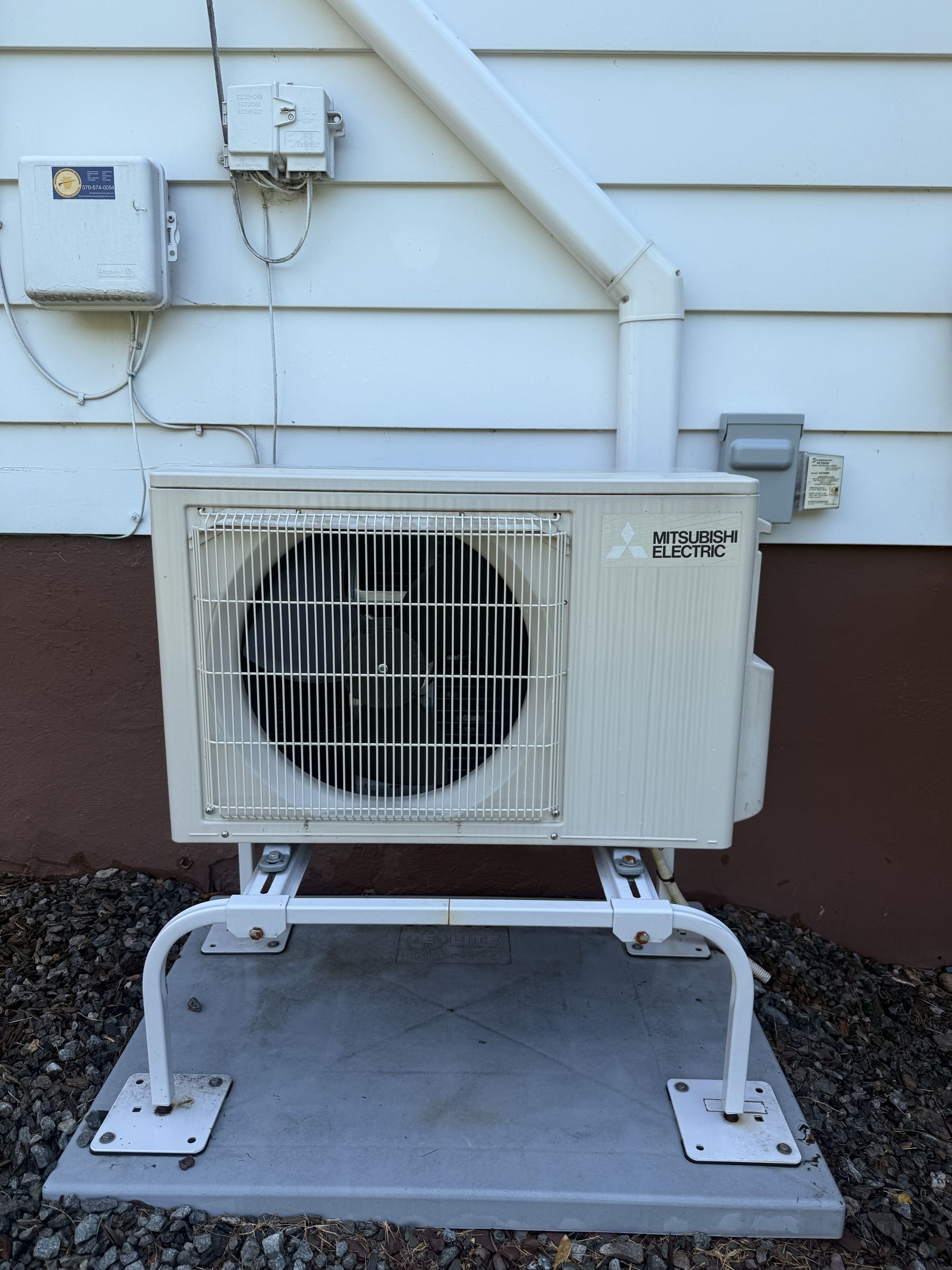 Routine maintenance on Mitsubishi ductless mini split 