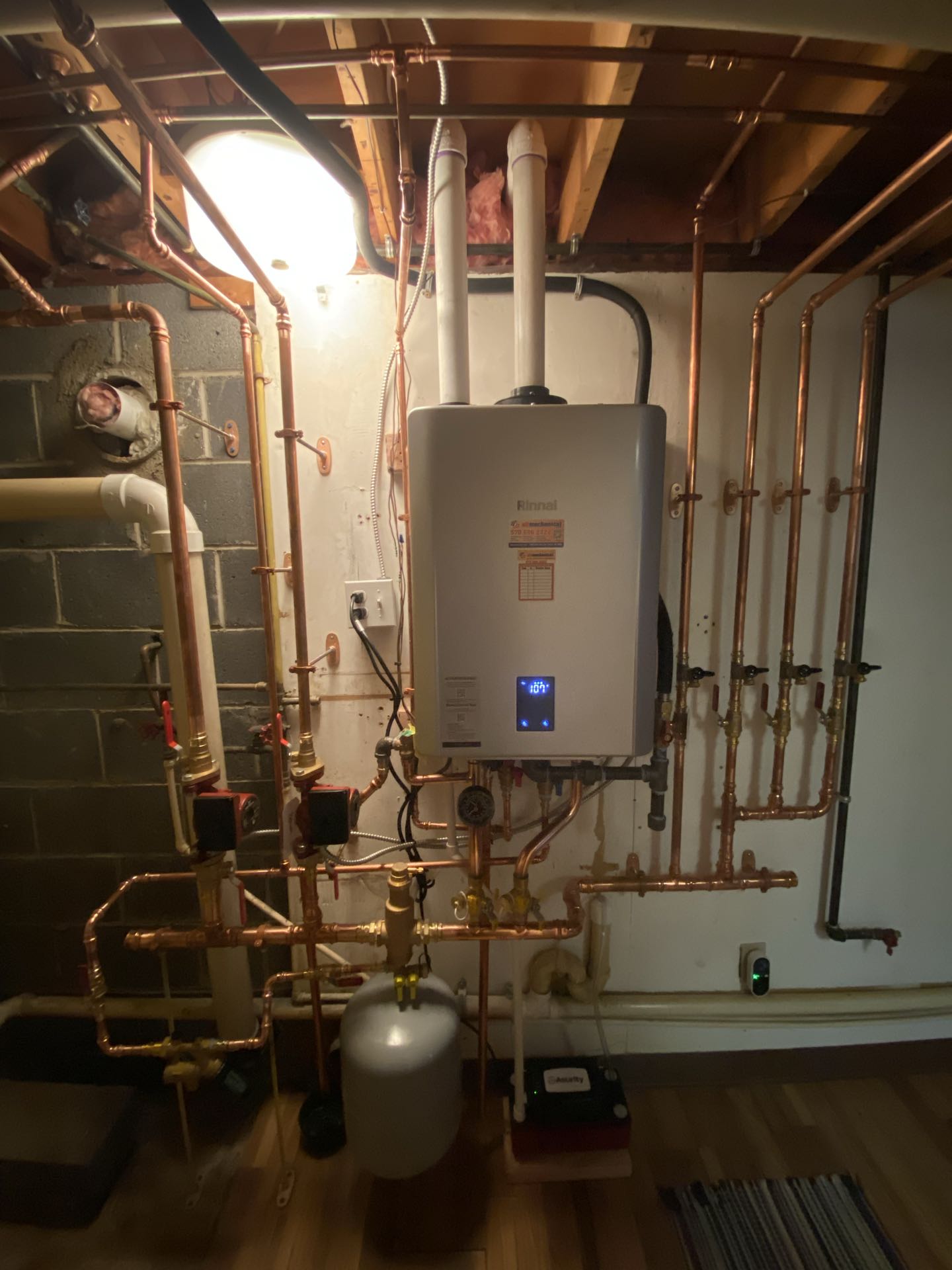 Rinnai wall mount combi boiler installation 