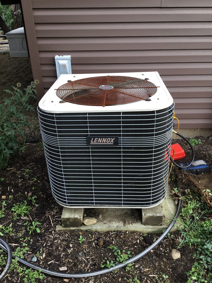 Performing AC tune up on LENNOX heat pump R22 Freon