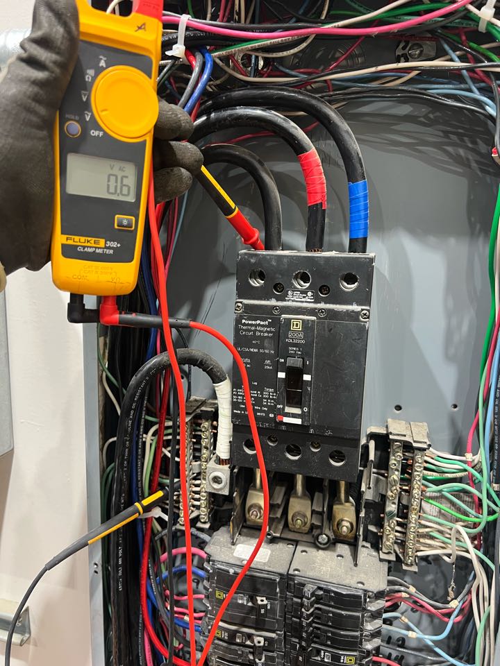Came out this morning as an emergency call. Customer claimed a couple of their lights across the building were not working. After some diagnostic testing, this was an issue from the power company as they were losing power on a phase on their 3 phase service. 