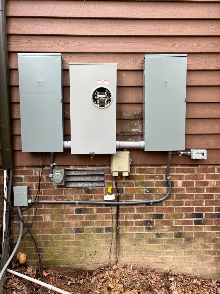 Rachel called us out because she was concerned of her service not being grounded properly. She also mentioned how her lights sometimes flickered when the stove or her A/C turned on. We recommended that she upgraded her service from a 200 Amp to a 400A amp and then that would also solve her grounding issue. We also upgraded her lighting in her garage to actual shop lights. Give us a call All your electrical needs! ⚡️💪🏽 Rachel called us out because she was concerned of her service not being grounded properly. She also mentioned how her lights sometimes flickered when the stove or her A/C turned on. We recommended that she upgraded her service from a 200 Amp to a 400A amp and then that would also solve her grounding issue. We also upgraded her lighting in her garage to actual shop lights. Give us a call All your electrical needs! ⚡️💪🏽