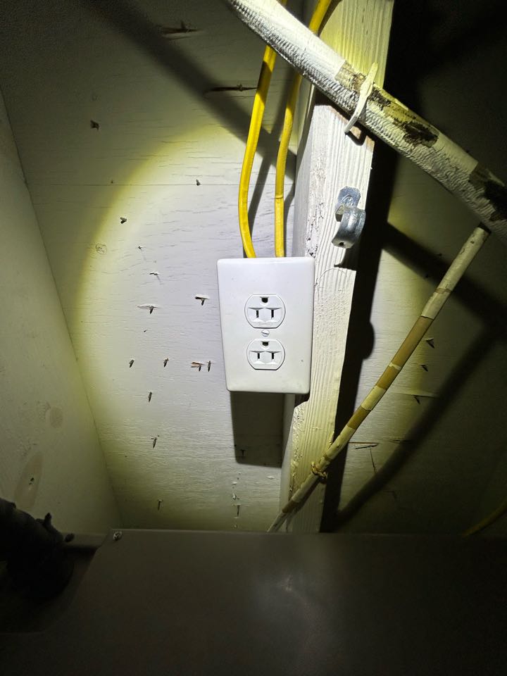 We were called to a Knightdale NC home to troubleshoot an outlet that was giving out 240 volts instead of 120 volts. We found that the outlet was originally installed incorrectly, which was causing the issue. We fixed the wiring and replaced the outlet, ensuring that it was wired correctly and giving out the proper voltage. The customer was very grateful for our help and was impressed with our knowledge and expertise.⚡️ We were called to a Knightdale NC home to troubleshoot an outlet that was giving out 240 volts instead of 120 volts. We found that the outlet was originally installed incorrectly, which was causing the issue. We fixed the wiring and replaced the outlet, ensuring that it was wired correctly and giving out the proper voltage. The customer was very grateful for our help and was impressed with our knowledge and expertise.⚡️
