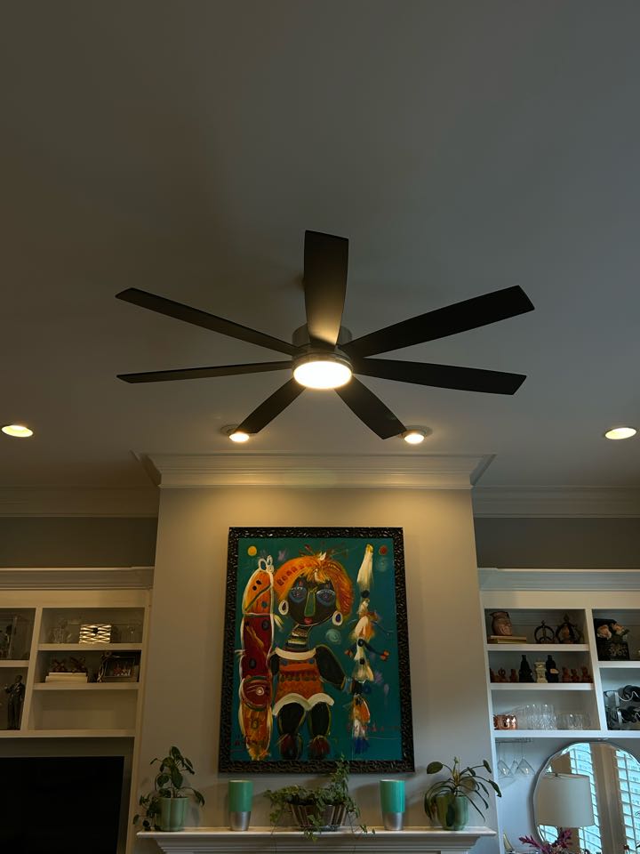 We were called to a Durham, North Carolina house to replace an old fan that was not working. We made sure the ceiling box could support the weight of the new fan. We also replaced the old light switch since it was outdated with a new one that the customers were very happy with. The customers were very pleased with the results.⚡️